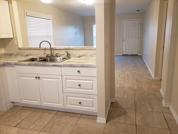 4th image of 239 Evergreen Dr
