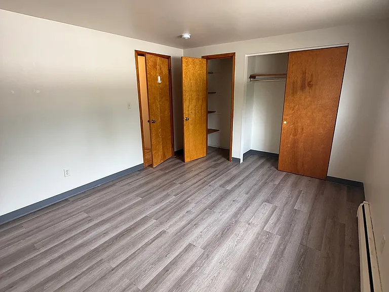 564 S Transit St #4U — Photo 6