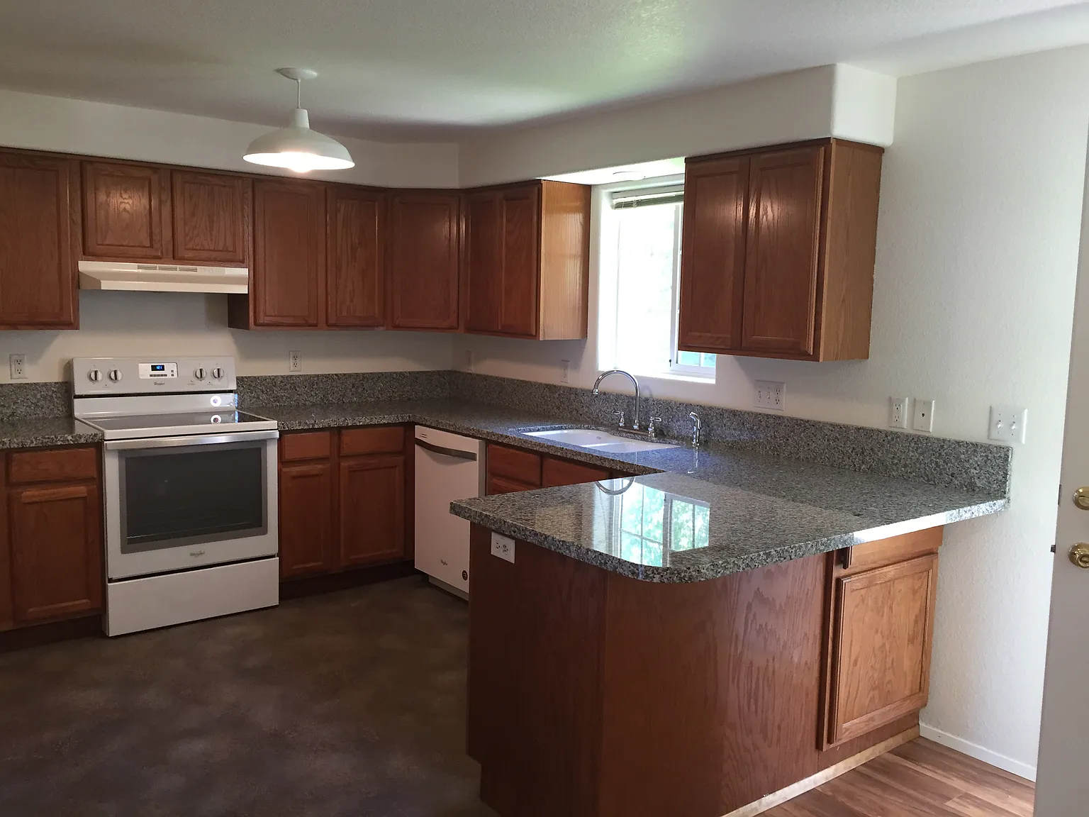3 bed, 1286 sqft, $1,850 — Photo 3