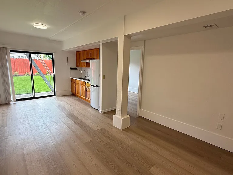 RC - 1630 Oakdale, Ave., San Francisco, CA, 94124 — Photo 3