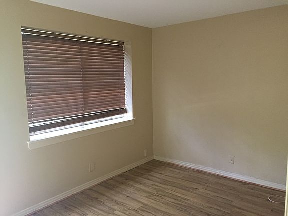 2nd image of 507 Mimi Ln APT B