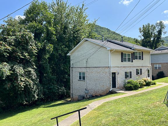 2nd image of 5320 Carolyn Cir #5322
