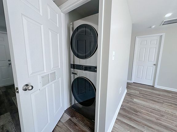 3rd image of 403 Price Ave APT B