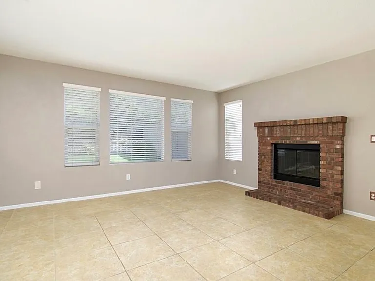 276 Canyon Creek Way — Photo 3