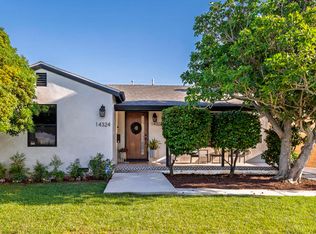 14322 W Collins St, Sherman Oaks, CA 91401