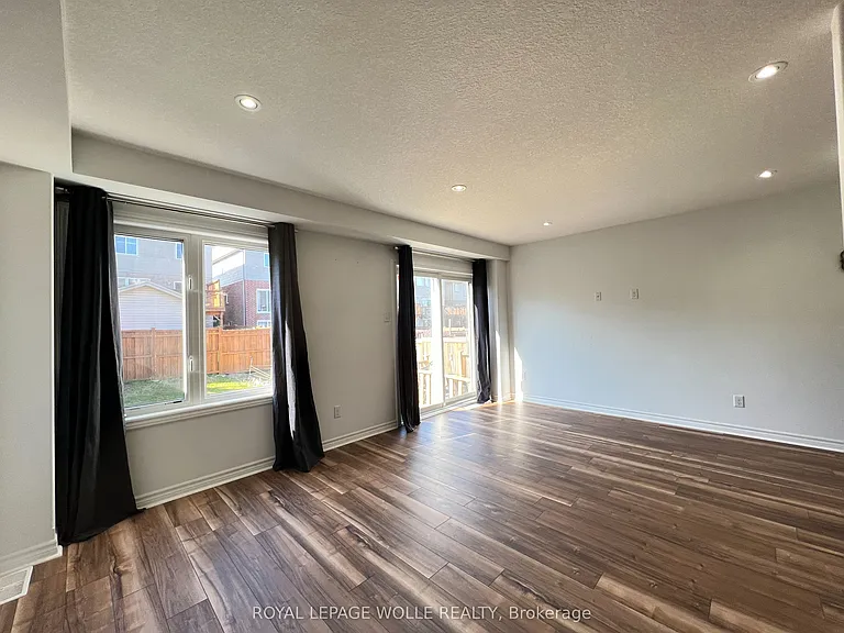 46 Renfrew St — Photo 33