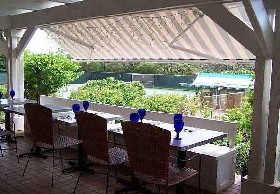 Bar that looks to Tennis Courts