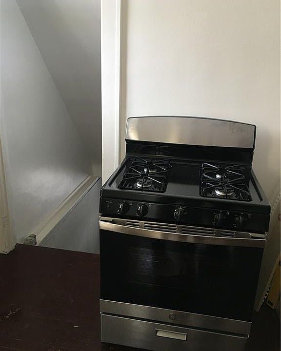 2nd image of 3553 W 120th St