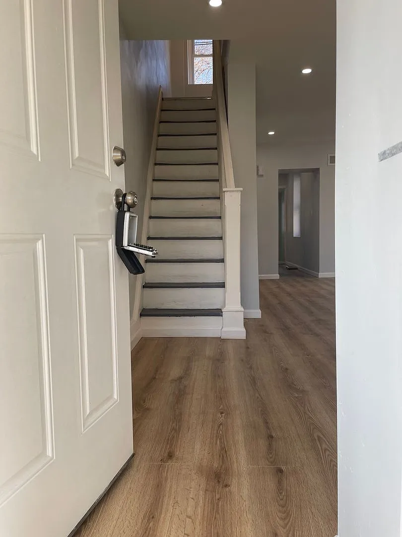 Beautifully Renovated 3-Bedroom Twin in a Desirable Clifton Heights Neighborhood! — Photo 3