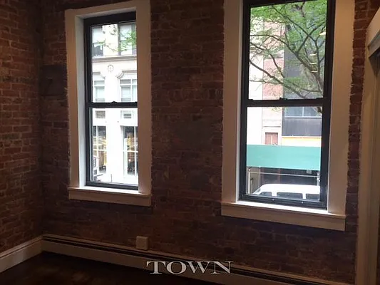 Rented by Town Residential | media 31