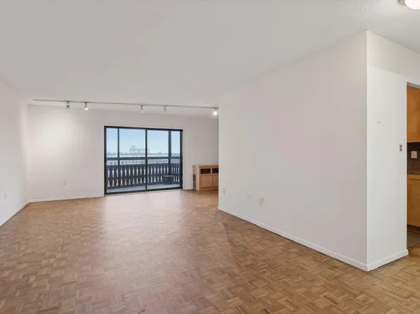 400 Groveland Ave APT 611, Minneapolis, MN 55403
