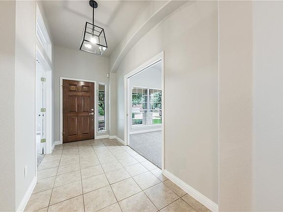 3rd image of 1708 Chula Vista Dr