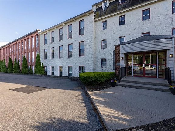 3rd image of 494 Woonasquatucket Ave APT 416