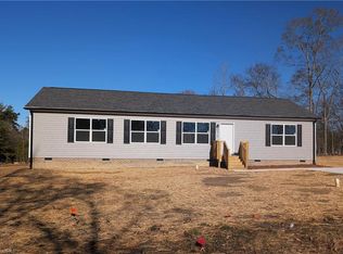 2174 Meadow Ridge Rd, Burlington, NC 27217