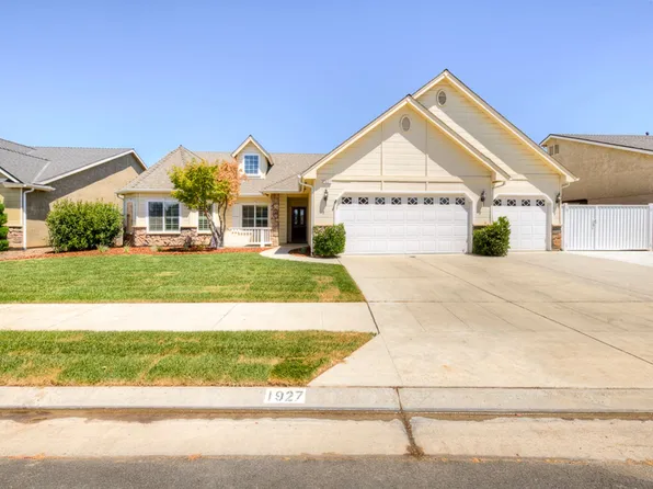 1927 N Karen Ave, Clovis, CA 93619