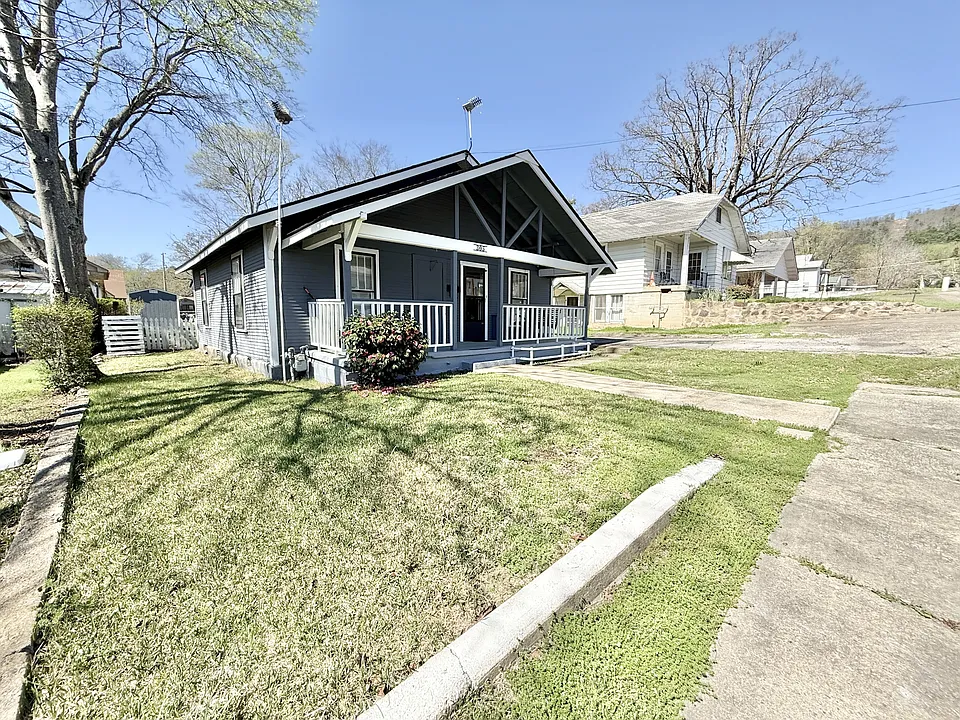 305 Beard St
