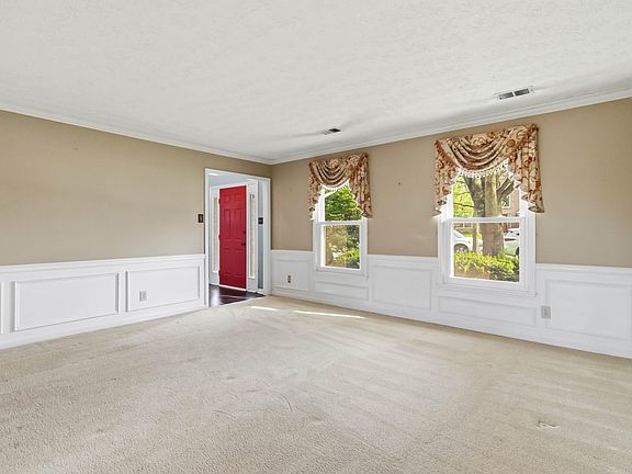 3rd image of 3921 Barnard Dr