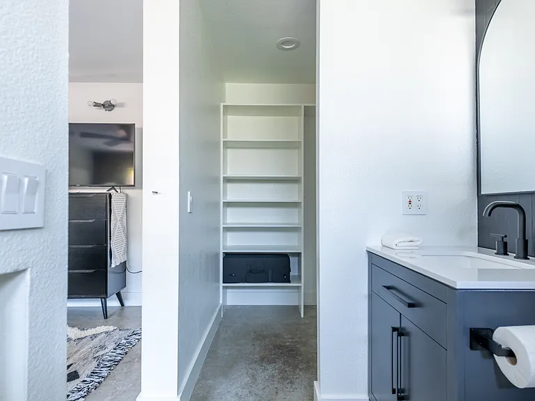 2202 Santa Rosa St — Photo 18