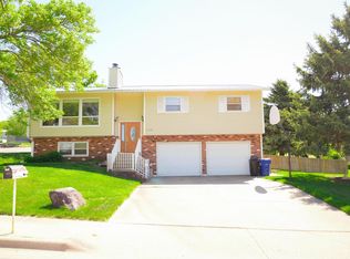 1108 Westwood Dr, Pierre, SD 57501