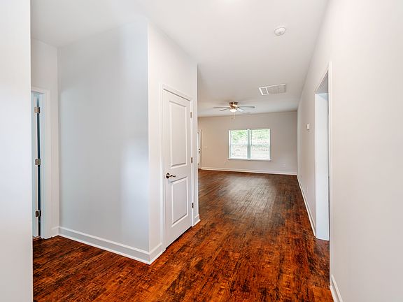 3rd image of 910 N Ransom St