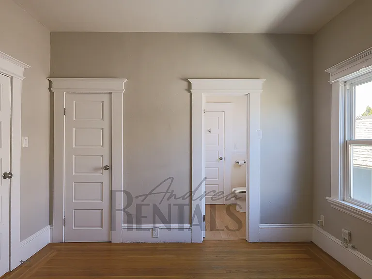 1262B 62nd St — Photo 18