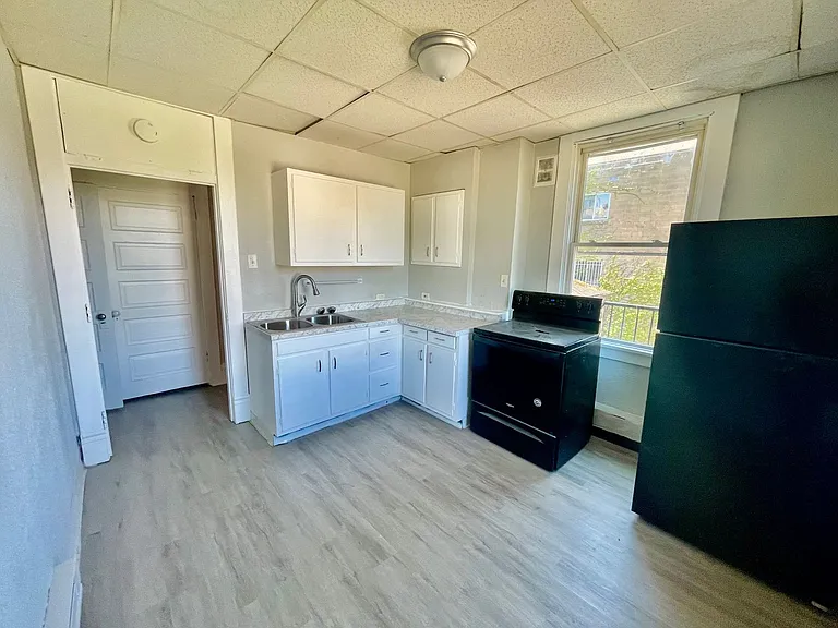 810 Amity Street — Photo 7