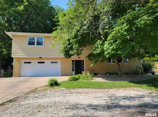 1621 E Washington St, East Peoria, IL