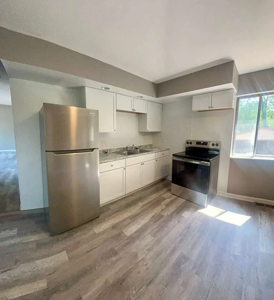 Building Photo - 10432 Baron Dr