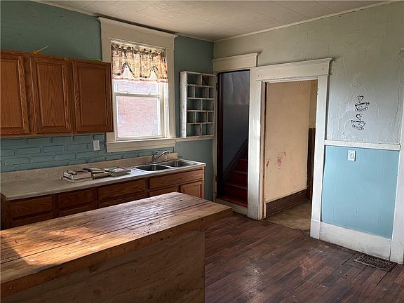 5th image of 580 4th Ave