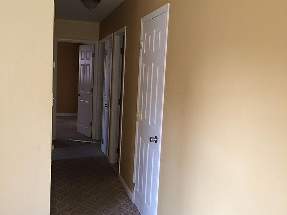 Hallway to bedrooms
