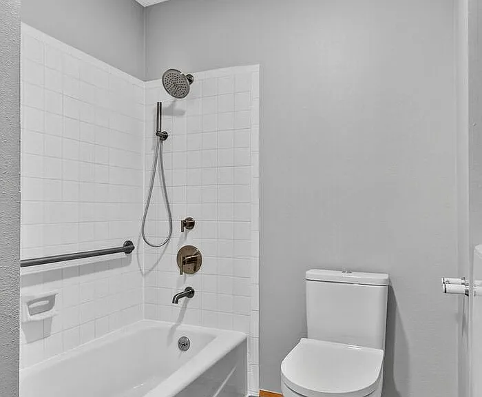 1140 Alki Ave SW #204 — Photo 34
