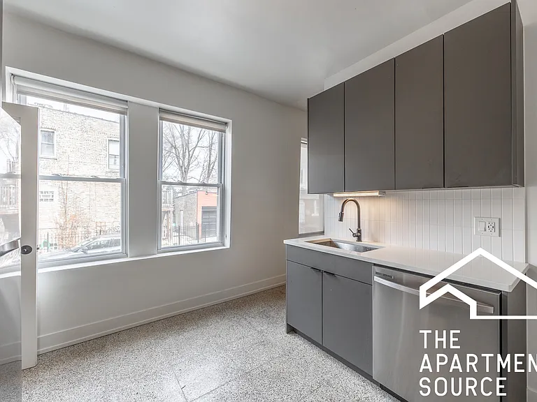 3051 W Medill Ave #2B — Photo 9