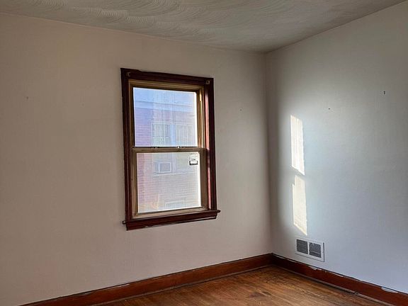 3rd image of 1037 Forest Park Blvd NW