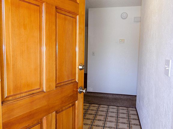 5th image of 864 Banyan Dr