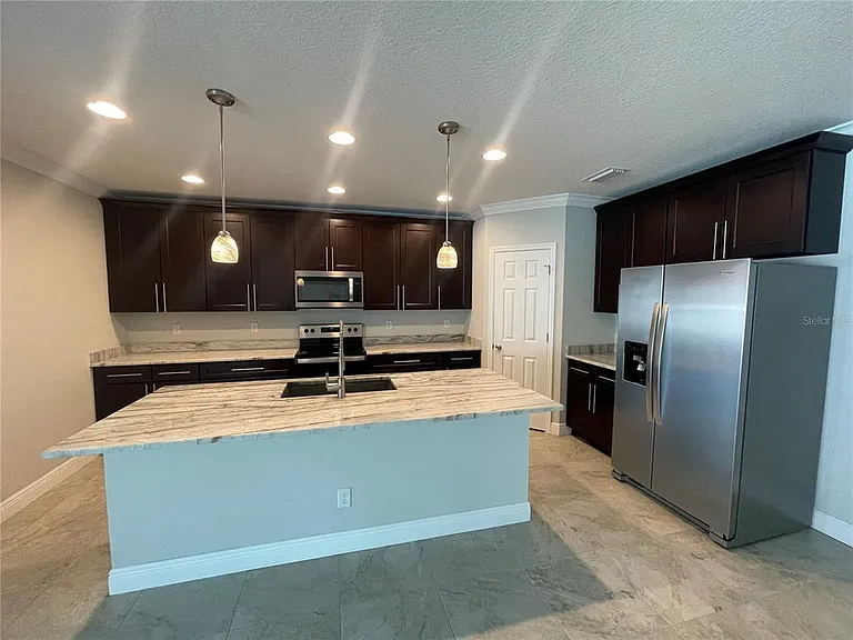 232 Clayton St — Photo 6