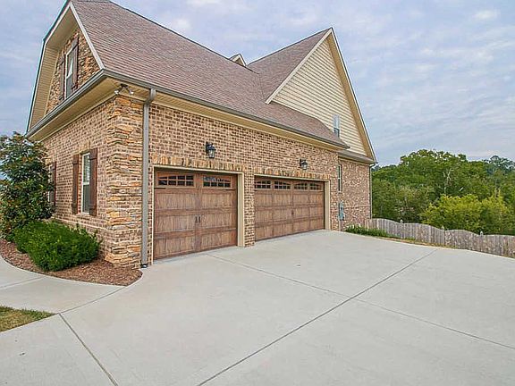 4th image of 1724 Botsford Dr