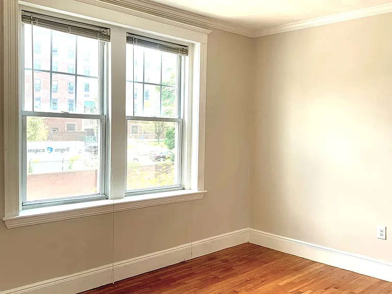 339 S Huntington Ave #6 — Photo 8