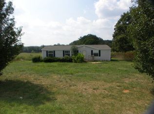 444 Uly White Rd, Hartwell, GA 30643