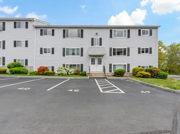 5455 N Main St APT 4D, Fall River, MA 02720