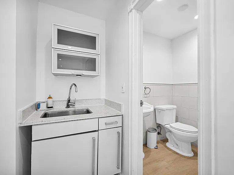 150 NE 50th Ter — Photo 62