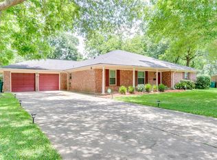 110 Longridge Dr, La Marque, TX 77568