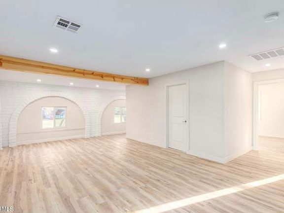 4th image of 11722 W Soledad St
