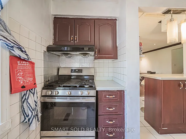 5 Horseley Hill Dr E — Photo 13