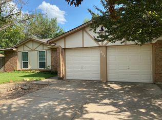 405 Normandy Ln, Saginaw, TX 76179