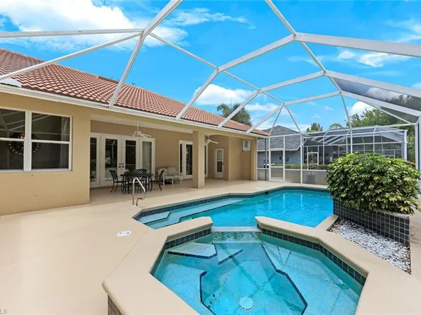 2079 Imperial CIR, NAPLES, FL 34110