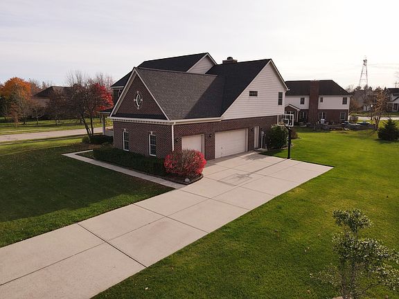 3rd image of 8775 Lily Ct