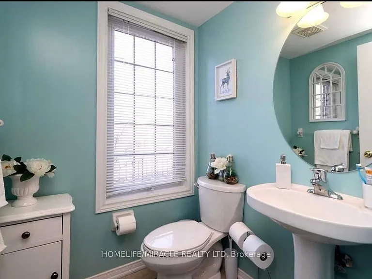 29 Denison Ave — Photo 8