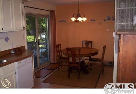 KITCHEN 2.jpg