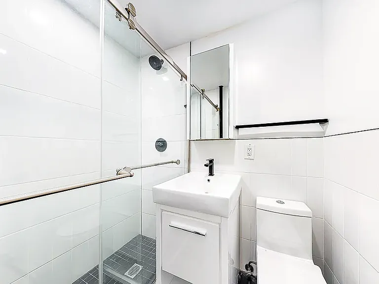 2785 Broadway #3 — Photo 3