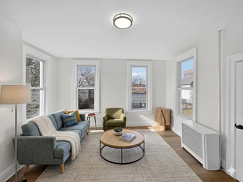 460 William St #2 Photo 1